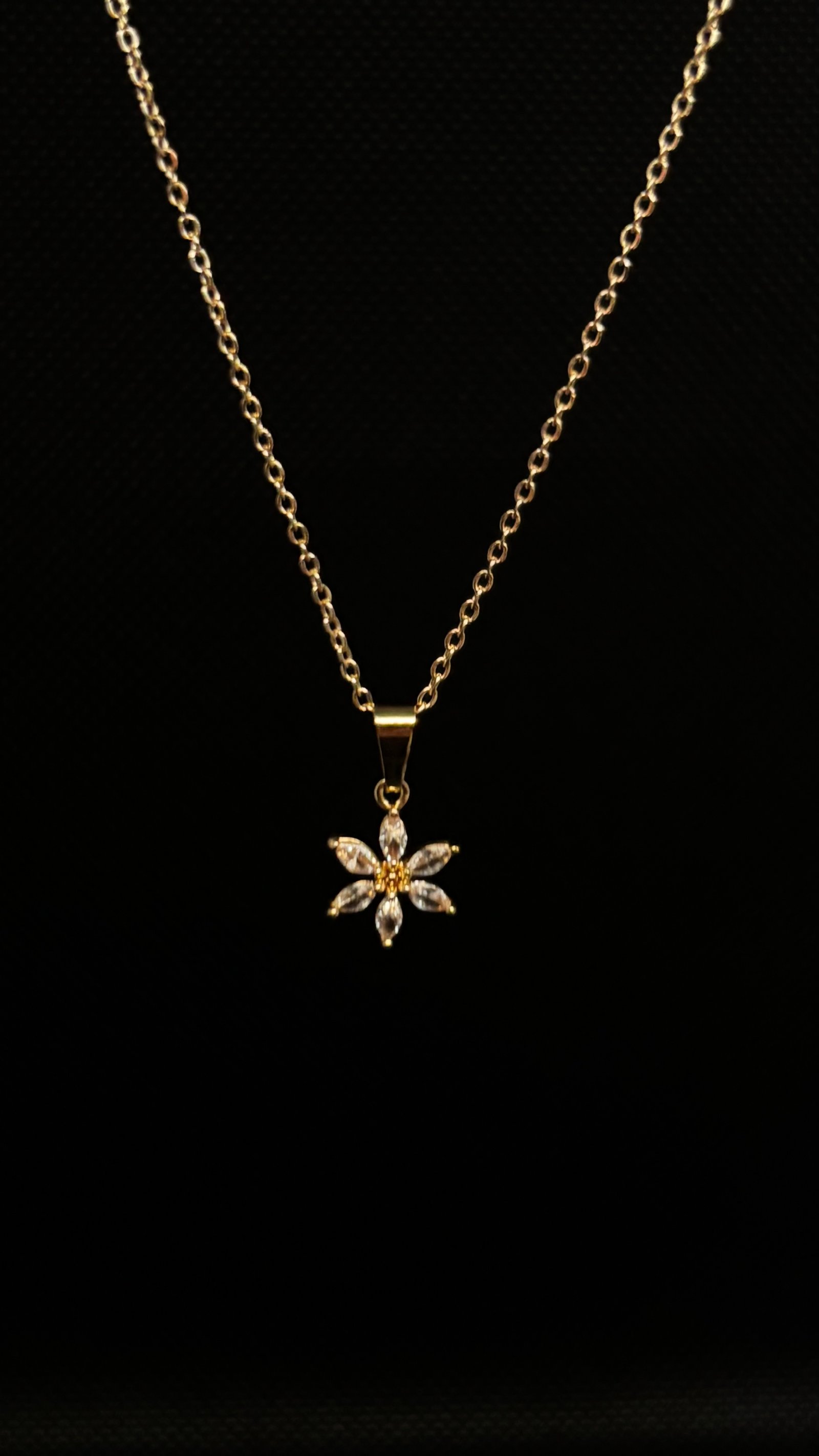 Flores Necklace