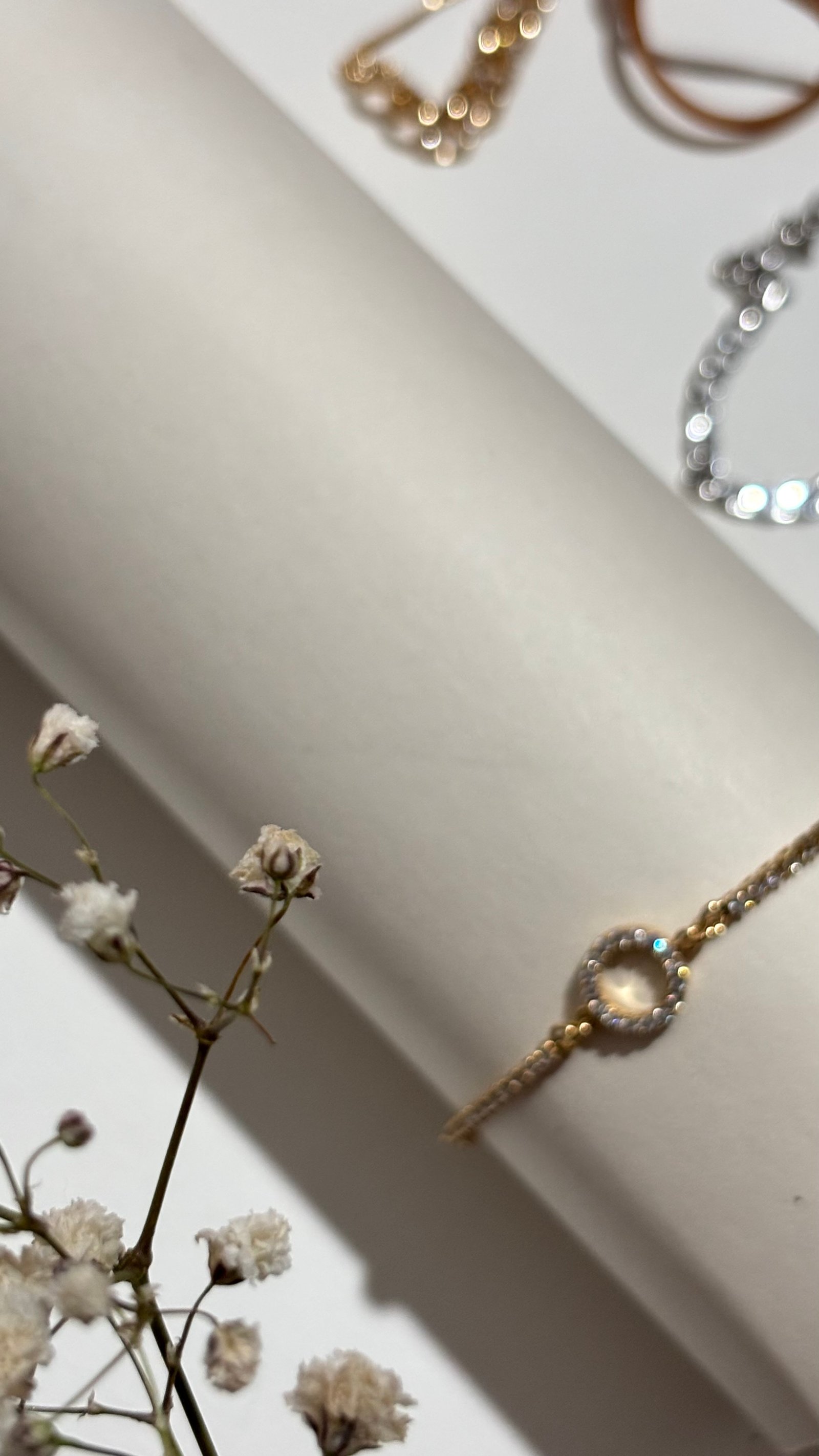 Halo drawstring bracelet
