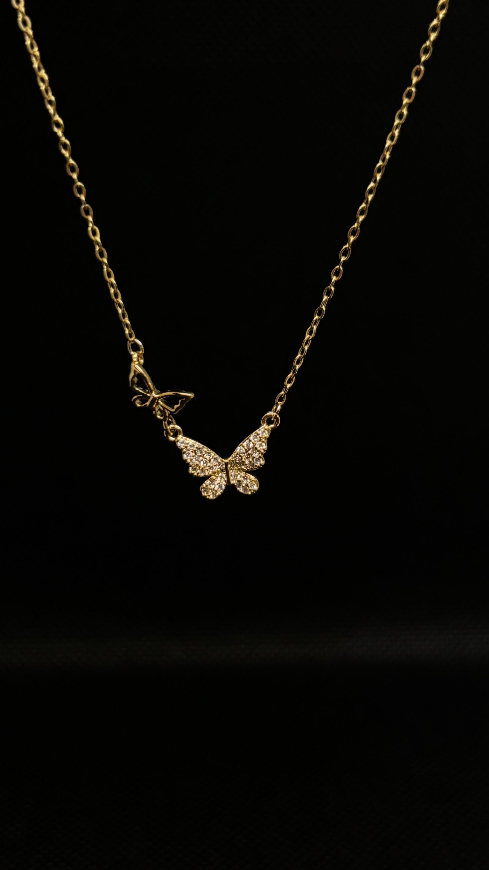 Lila butterfly Necklace