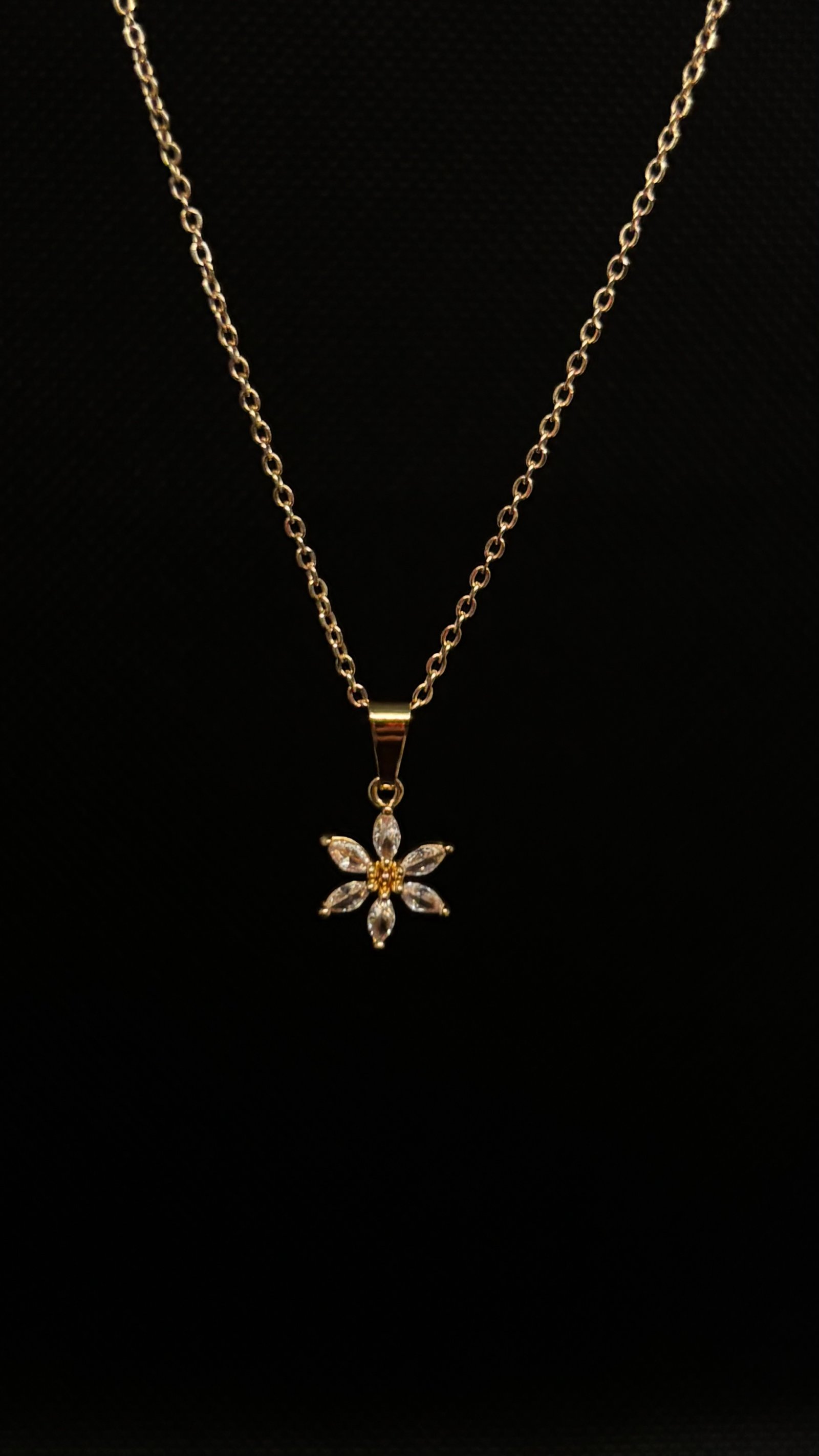 Flores Necklace