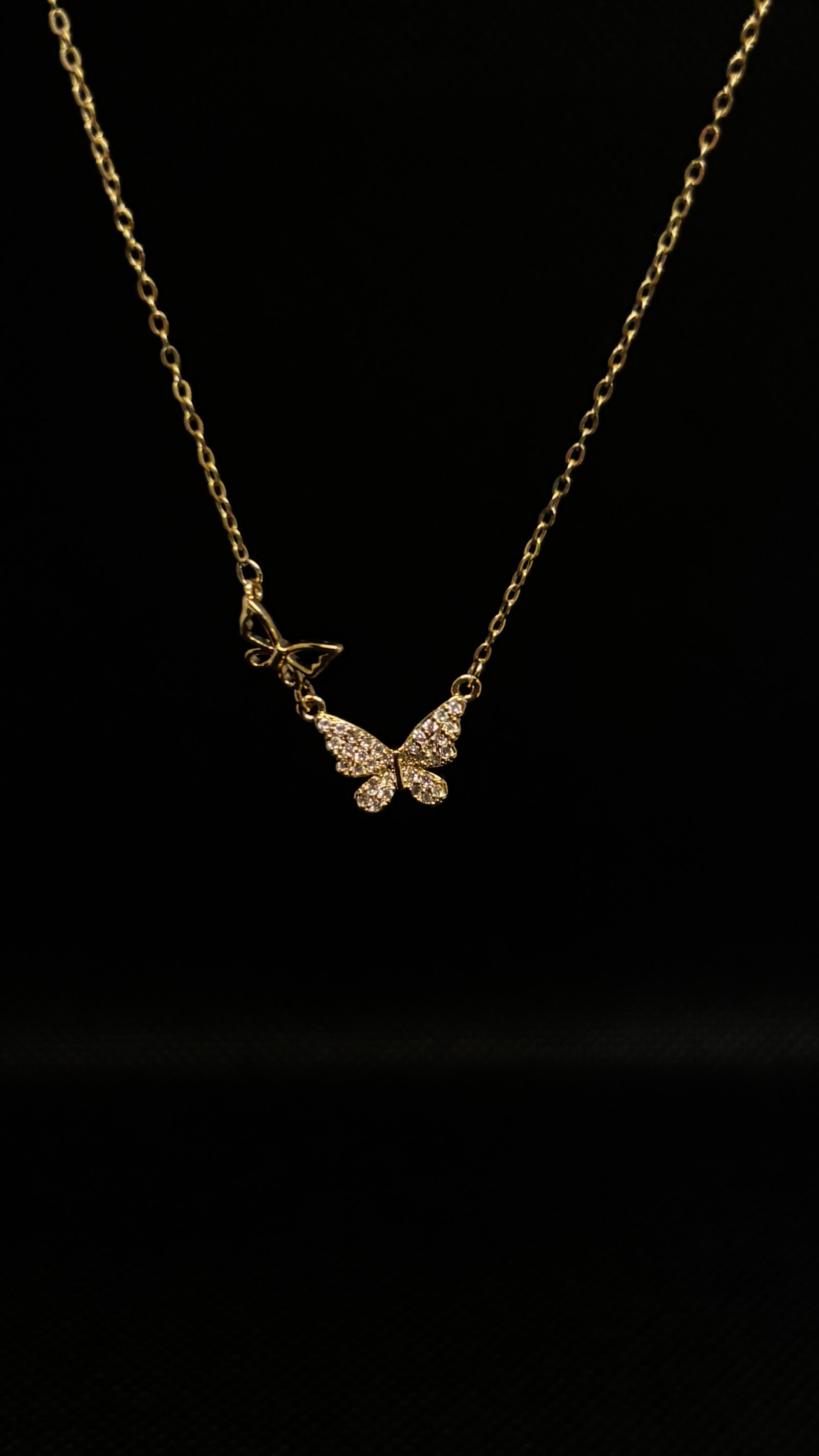 Lila butterfly Necklace