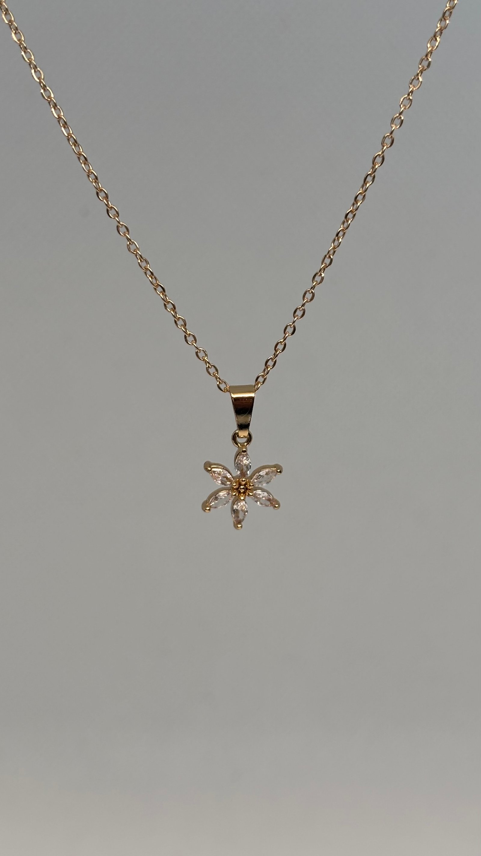 Flores Necklace